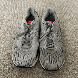 Men’s new balance running shoe